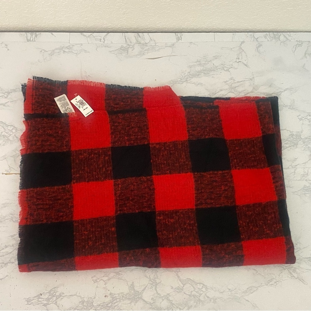 Old Navy Plaid Flannel Scarf Red Black Cozy Soft Brushed Fringe 74x25" NWT - Picture 2 of 5